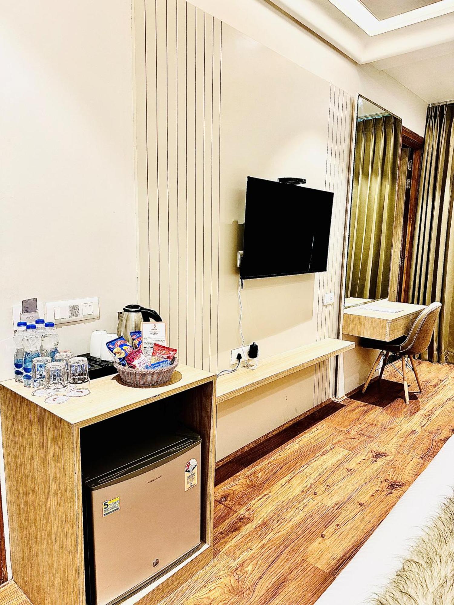 Hotel Euphoria Green Amritsar Exterior photo